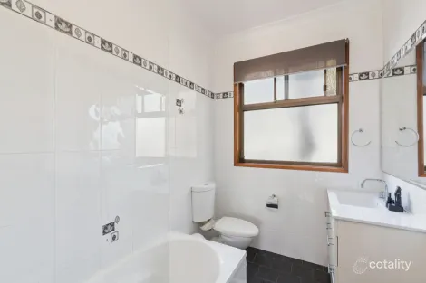 Property photo of 37 Cambridge Road Dapto NSW 2530