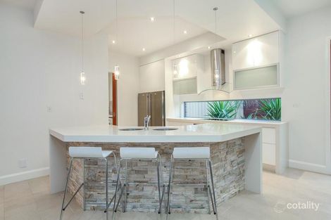 Property photo of 12 Orrong Parade Caroline Springs VIC 3023