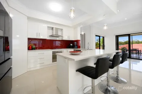 41 Maltravers Dr, Arundel, QLD 4214