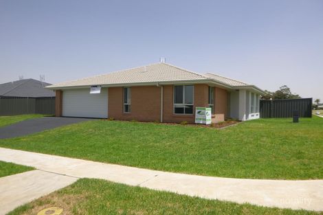 22 Lake View Cres, Raymond Terrace, NSW 2324