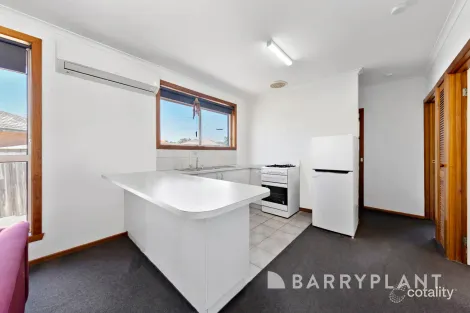 Property photo of 4/74 Avondale Avenue St Albans VIC 3021
