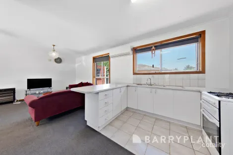 Property photo of 4/74 Avondale Avenue St Albans VIC 3021