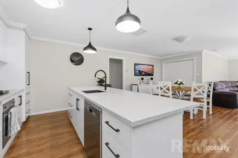 Property photo of 75 Strickland Drive Boorooma NSW 2650