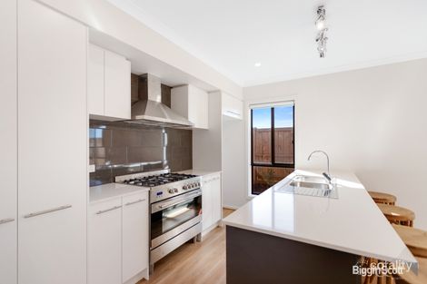 Property photo of 7 Cochrane Avenue Mickleham VIC 3064