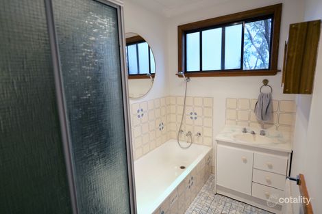 Property photo of 122 Waratah Road Wentworth Falls NSW 2782