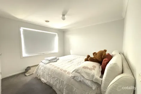 Property photo of 8 Pengana Way Cranbourne West VIC 3977