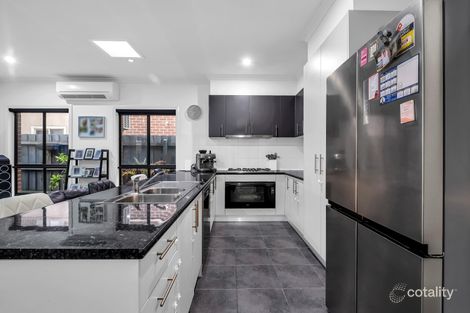 Property photo of 21 Waltzing Drive Lynbrook VIC 3975
