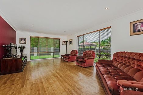 Property photo of 25 Chartwell Drive Benowa QLD 4217