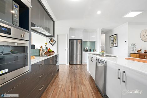Property photo of 4 Lawson Drive Lakes Entrance VIC 3909