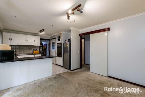 Property photo of 3 Barleycorn Place Melton West VIC 3337