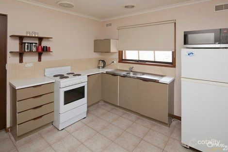 Property photo of 1/24-26 Henry Street Pakenham VIC 3810