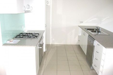 Property photo of 112/95 Clarence Road Indooroopilly QLD 4068