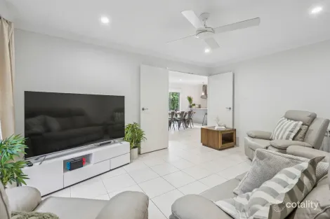 Property photo of 2/37 Marcia Street Coffs Harbour NSW 2450