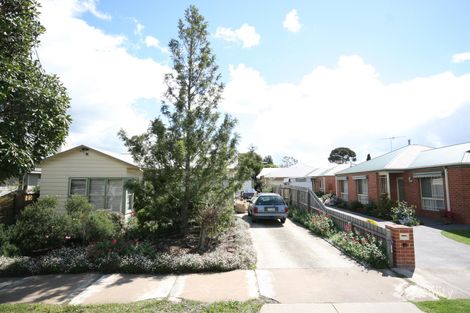 14 Vines Rd, Hamlyn Heights, VIC 3215