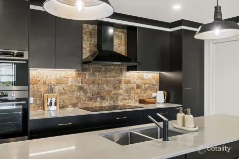 Property photo of 27 Webcke Crescent Kleinton QLD 4352