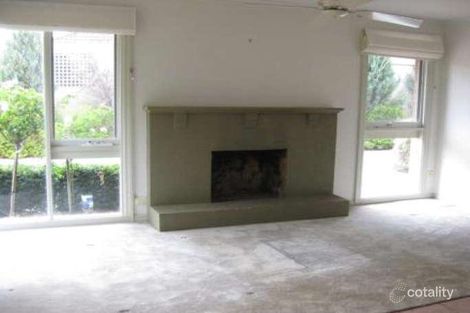 Property photo of 10 Lord Avenue Dingley Village VIC 3172