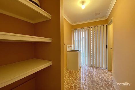 Property photo of 32 Perham Crescent Leda WA 6170