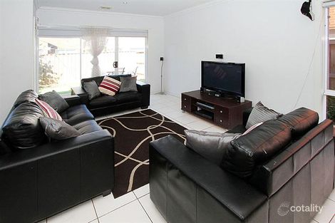 Property photo of 3 Viewbank Circuit Roxburgh Park VIC 3064