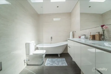 Property photo of 10 Colbourne Avenue Glebe NSW 2037