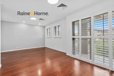 Property photo of 6 Luongo Close Prestons NSW 2170