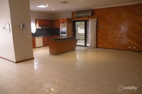 Property photo of 16 Cunningham Drive Mill Park VIC 3082