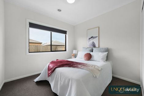 Property photo of 13 Cassinia Circuit Tarneit VIC 3029