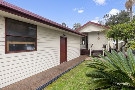 Property photo of 385 Lakedge Avenue Berkeley Vale NSW 2261