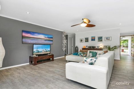 Property photo of 56 Wavecrest Drive Castaways Beach QLD 4567