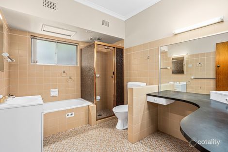 Property photo of 2/32 Cliff Road Wollongong NSW 2500