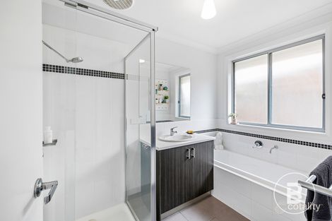 Property photo of 107 Dyson Drive Alfredton VIC 3350