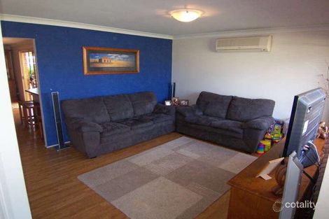 Property photo of 40 Nolan Crescent Metford NSW 2323