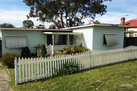 12 Nott St, Warners Bay, NSW 2282