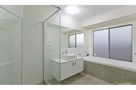 Property photo of 4 Silky Place Redland Bay QLD 4165