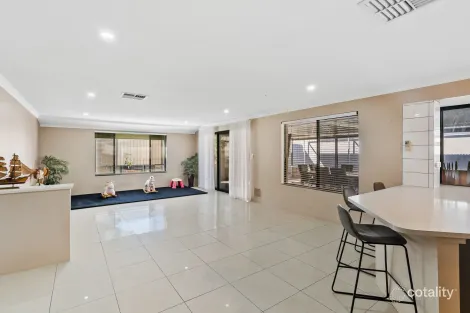 Property photo of 22 Cunderdin Loop Dawesville WA 6211