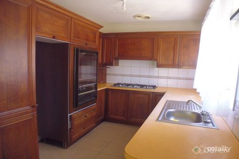 Property photo of 7 Stevenage Crescent Deer Park VIC 3023