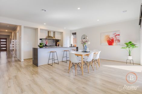 Property photo of 37 Parrot Drive Weir Views VIC 3338