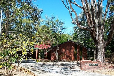 4 Lawley Rd, Lesmurdie, WA 6076