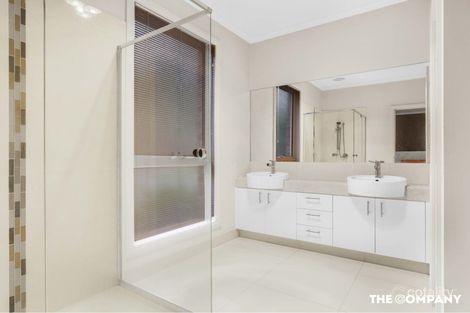 Property photo of 13 Greenland Drive Drouin VIC 3818