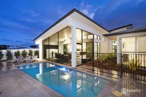 2278 Banksia Lakes Dr, Hope Island, QLD 4212