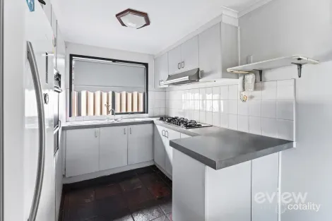 Property photo of 85 Silvereye Crescent Werribee VIC 3030