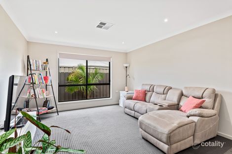 Property photo of 7 Isla Court Munno Para West SA 5115