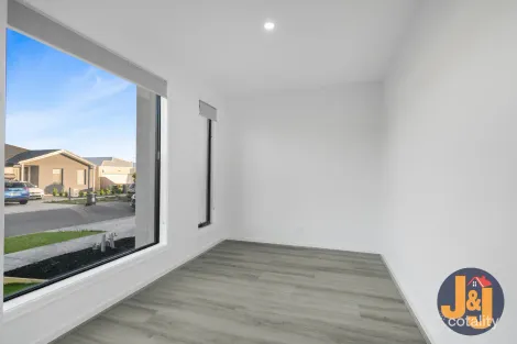 Property photo of 21 Alice Avenue Mickleham VIC 3064