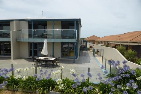 Property photo of 2/9 Windjammer Court Paynesville VIC 3880