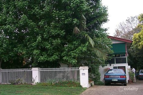 15 Bushing St, Wynnum West, QLD 4178