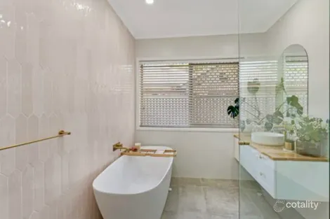 Property photo of 4 Balwyn Place Robina QLD 4226