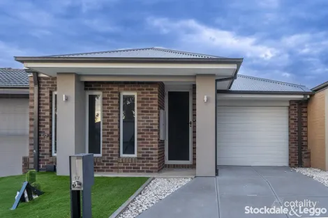 Property photo of 17 Oresund Street Craigieburn VIC 3064