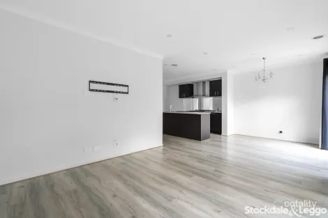 Property photo of 17 Oresund Street Craigieburn VIC 3064