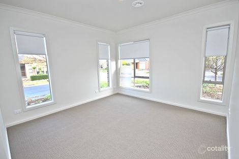 Property photo of 1 Falls Avenue Craigieburn VIC 3064