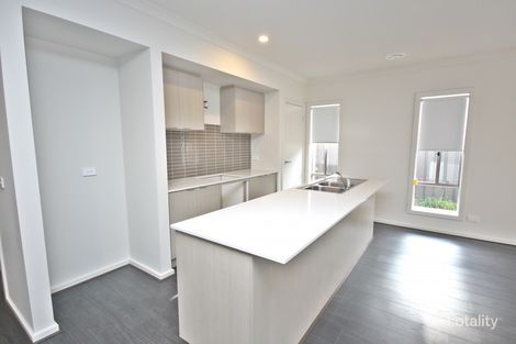 Property photo of 1 Falls Avenue Craigieburn VIC 3064
