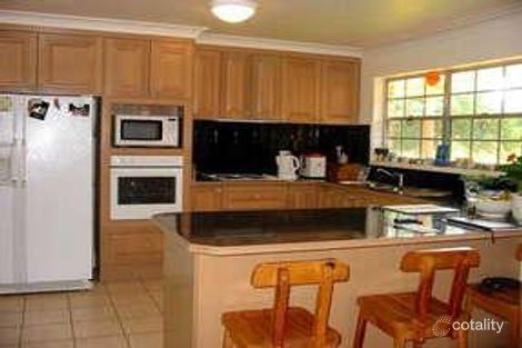 Property photo of 3 Logan Court Mount Ommaney QLD 4074